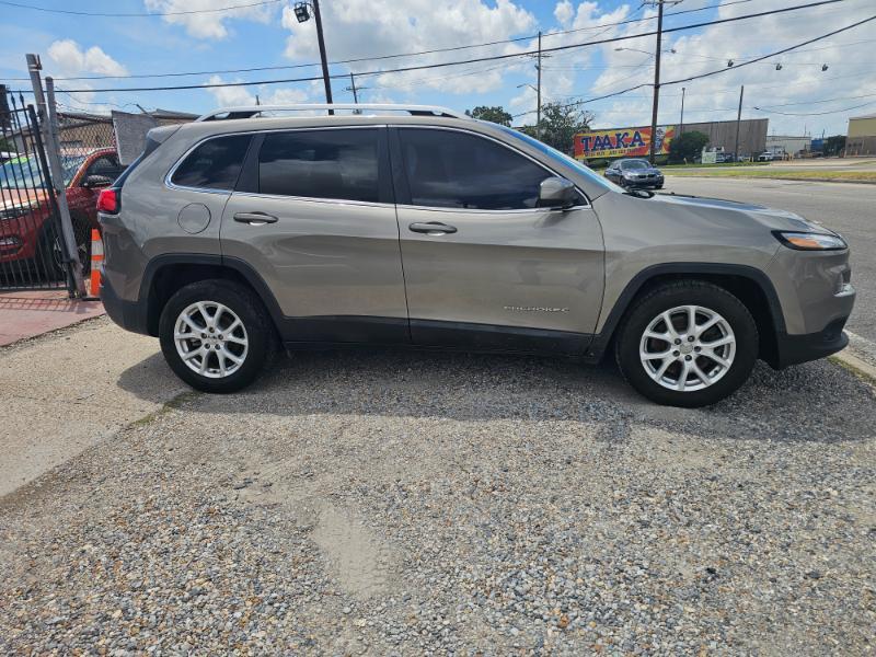 Jeep Cherokee Latitude FWD 2017