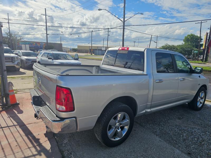 RAM 1500 SLT Crew Cab SWB 2WD 2017