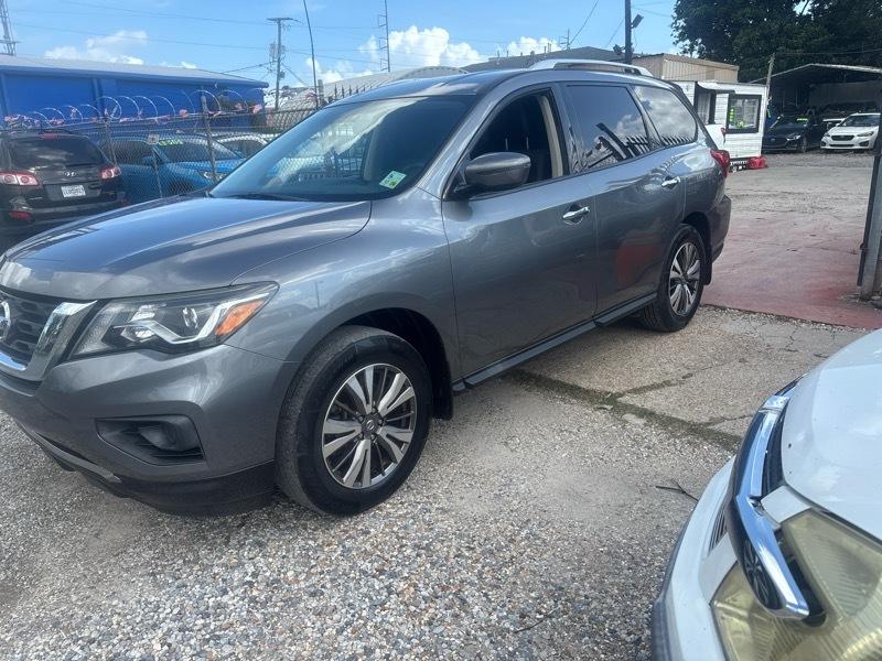 Nissan Pathfinder S 2020