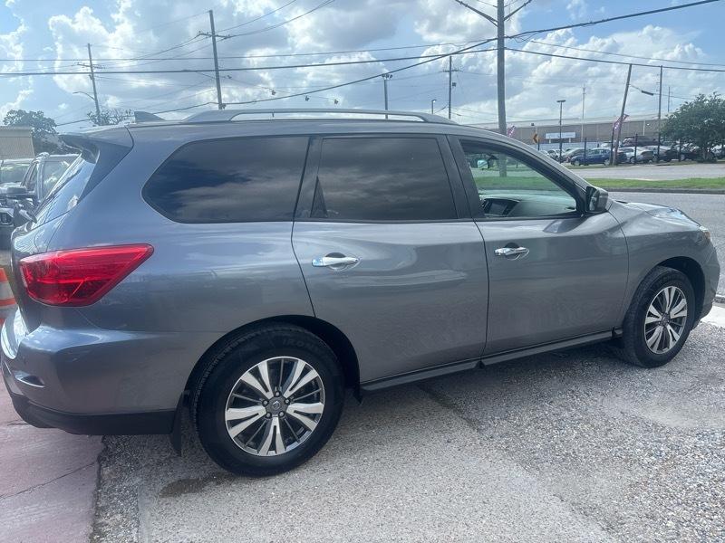 Nissan Pathfinder S 2020