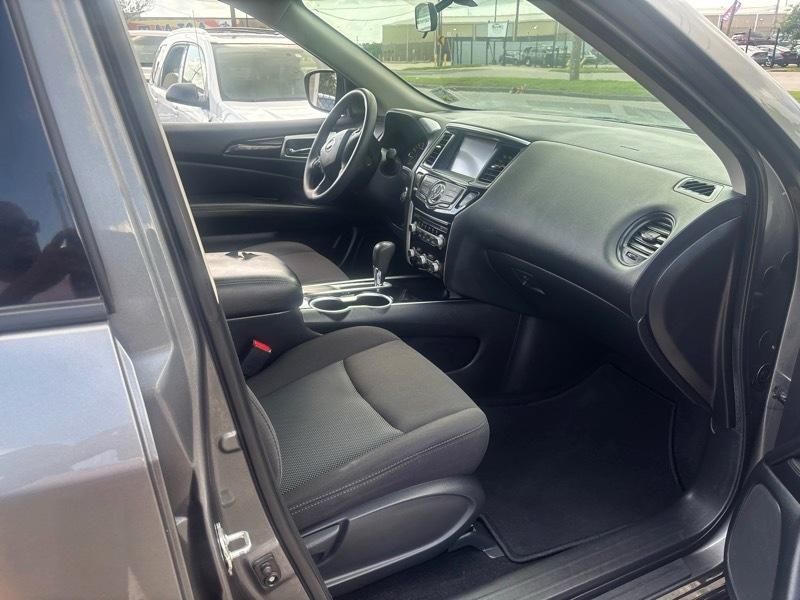 Nissan Pathfinder S 2020
