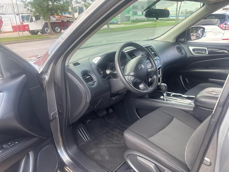 Nissan Pathfinder S 2020