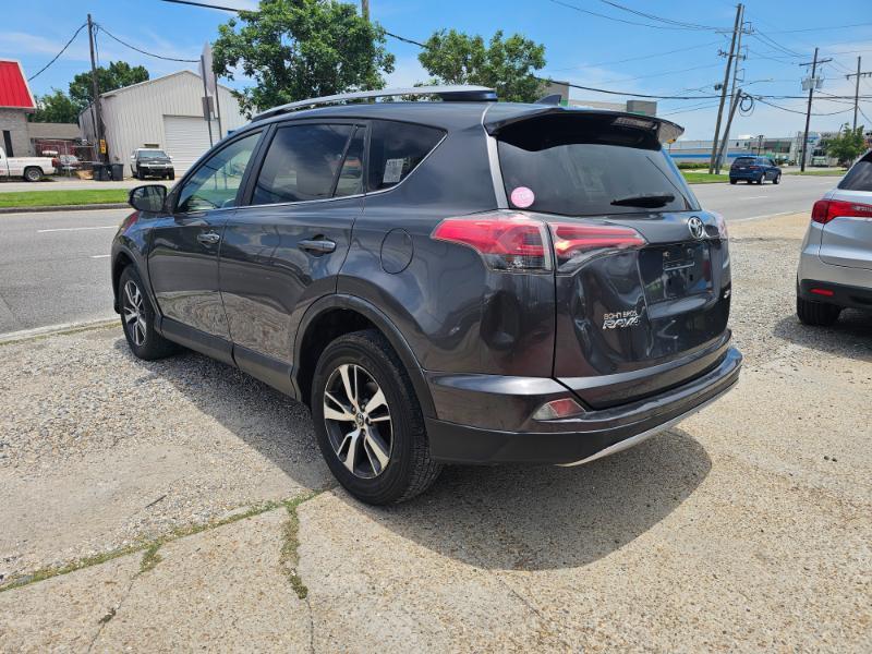 Toyota RAV4 XLE FWD 2017