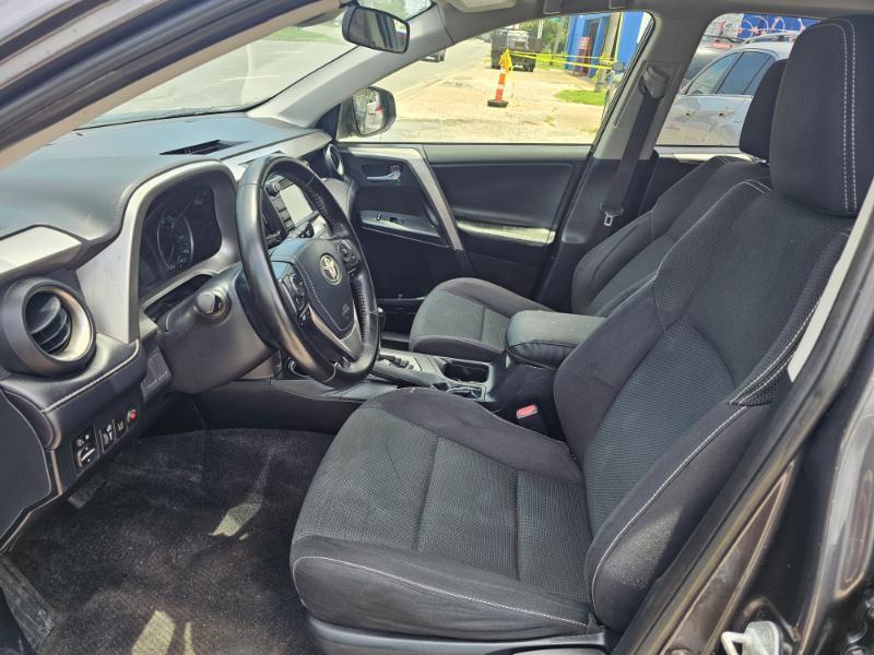 Toyota RAV4 XLE FWD 2017