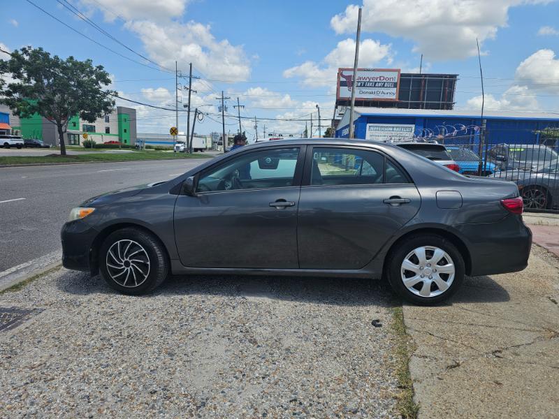 Toyota Corolla S 5-Speed MT 2012
