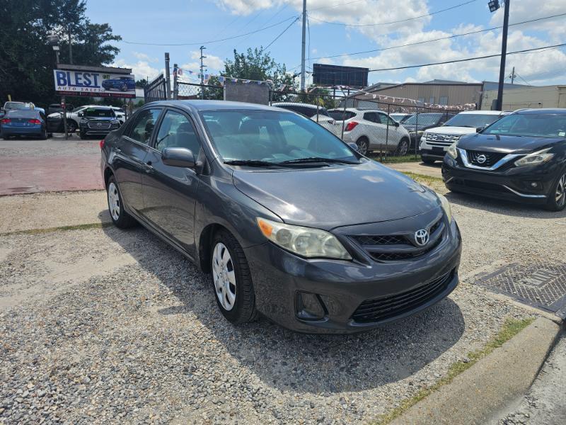 Toyota Corolla S 5-Speed MT 2012