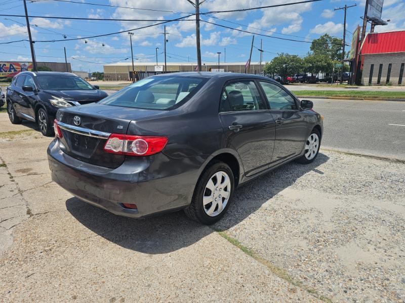 Toyota Corolla S 5-Speed MT 2012