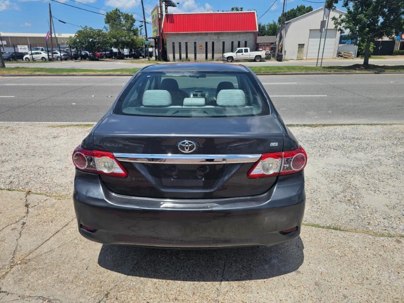 Toyota Corolla S 5-Speed MT 2012