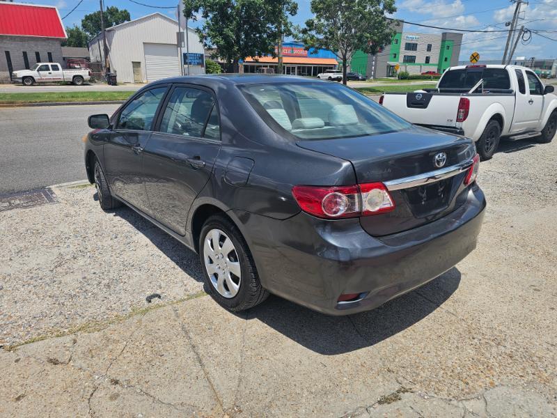 Toyota Corolla S 5-Speed MT 2012