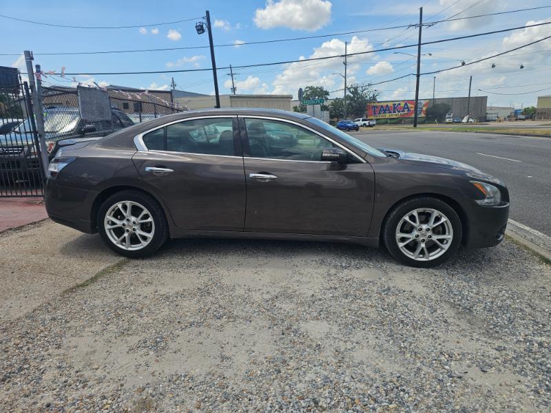 Nissan Maxima SV 2012