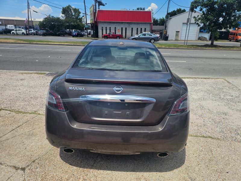 Nissan Maxima SV 2012
