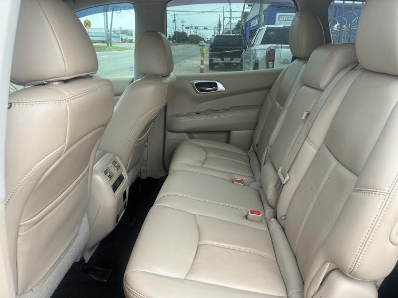 Nissan Pathfinder Platinum 2WD 2017