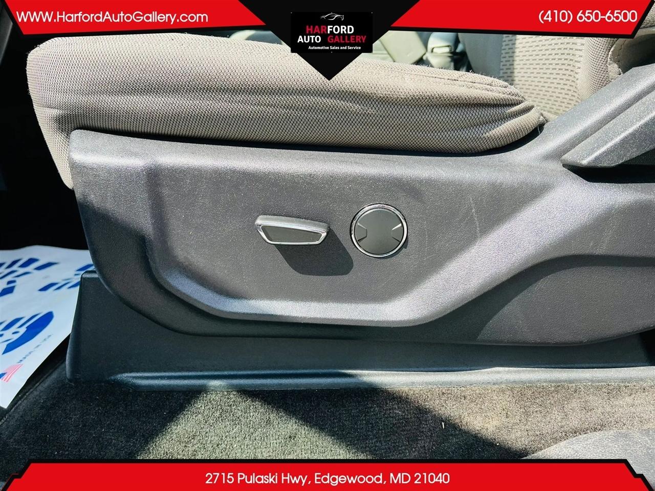 Ford F-150 4WD SuperCab 163" Lariat w/HD Payload Pkg 2015