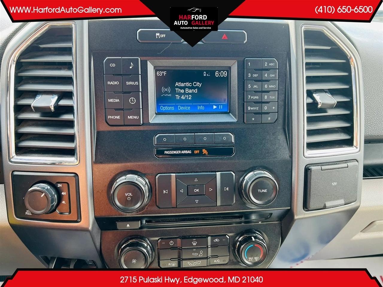 Ford F-150 4WD SuperCab 163" Lariat w/HD Payload Pkg 2015