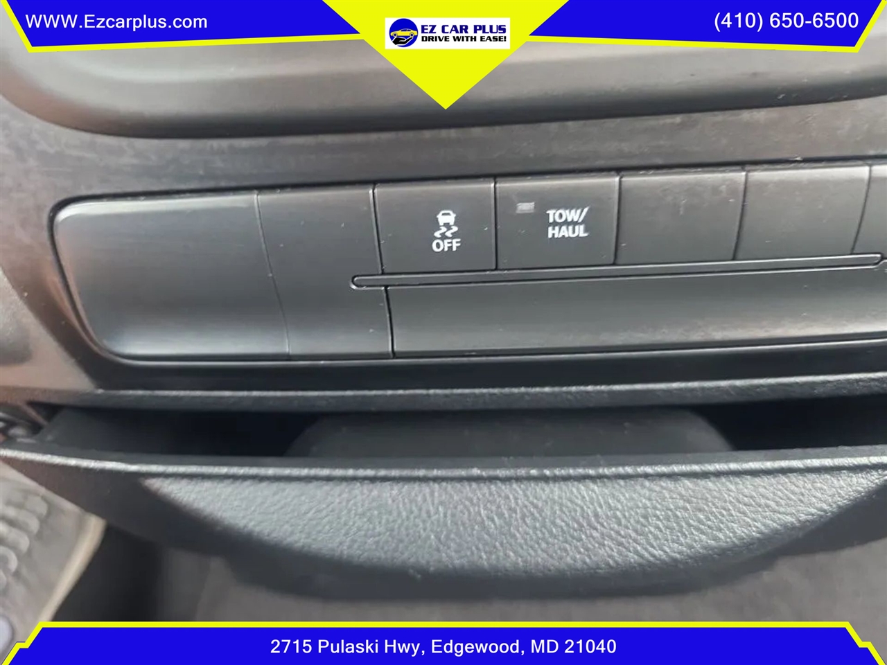 RAM 1500 Tradesman 4x4 Regular Cab 8' Box 2017