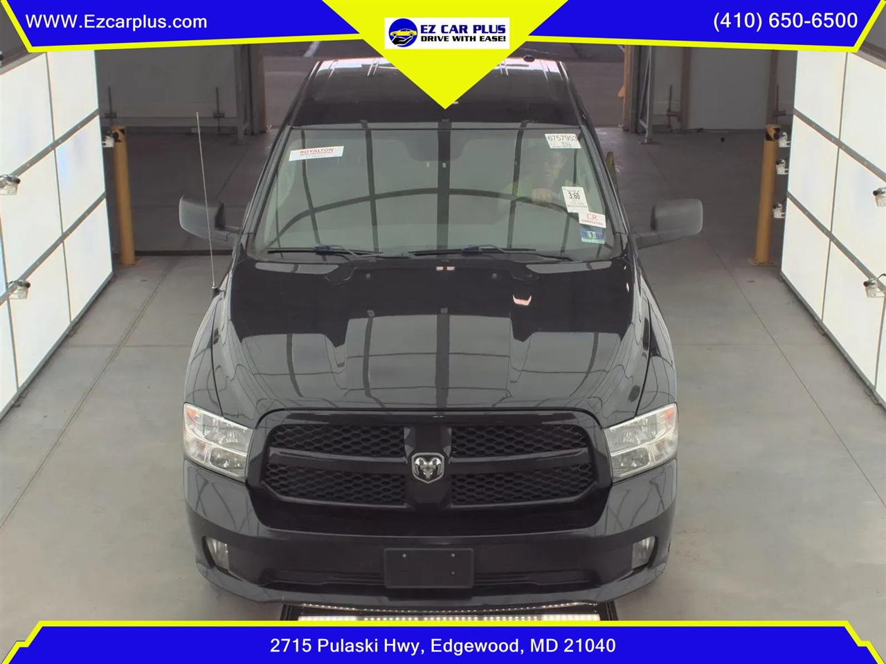 RAM 1500 Express 4x4 Crew Cab 5'7" Box 2017