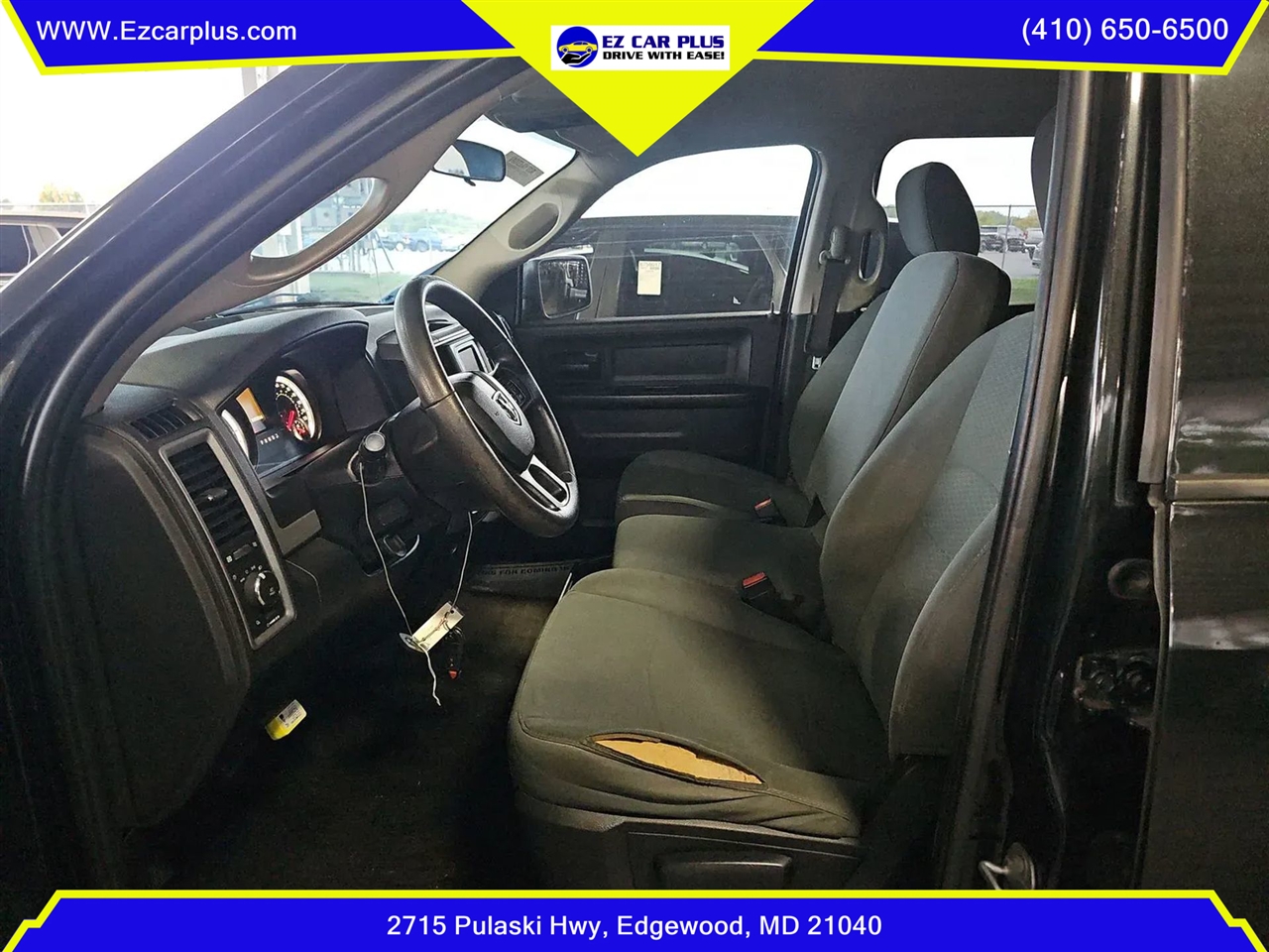 RAM 1500 Express 4x4 Crew Cab 5'7" Box 2017