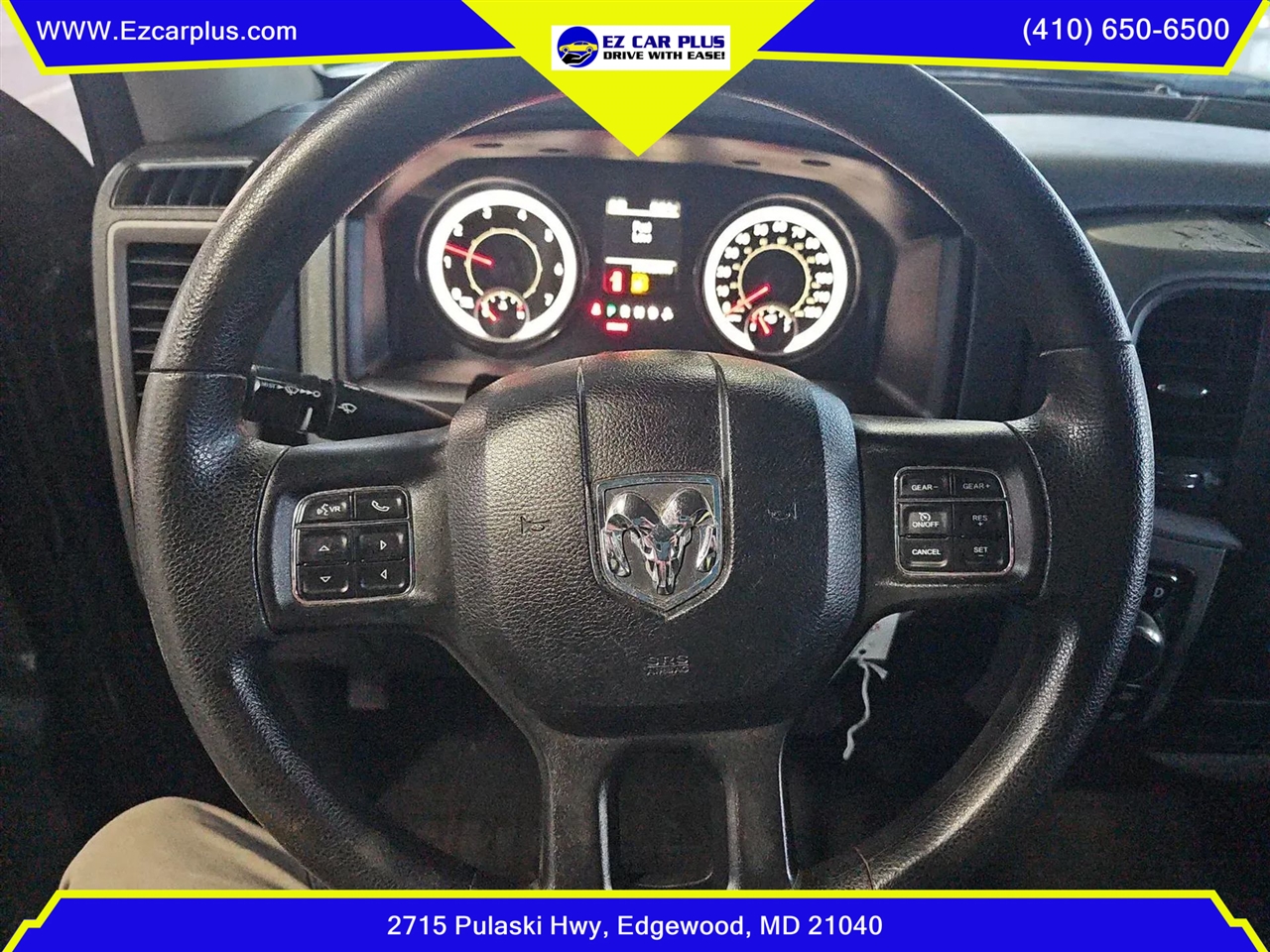 RAM 1500 Express 4x4 Crew Cab 5'7" Box 2017