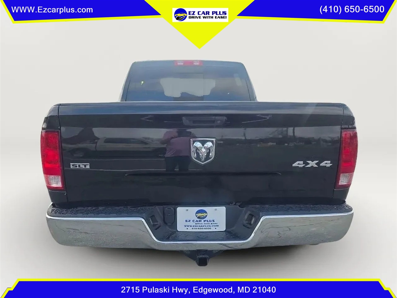 RAM 1500 SLT 4x4 Crew Cab 6'4" Box 2017