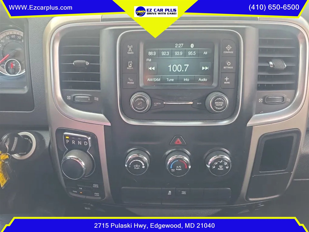 RAM 1500 SLT 4x4 Crew Cab 6'4" Box 2017