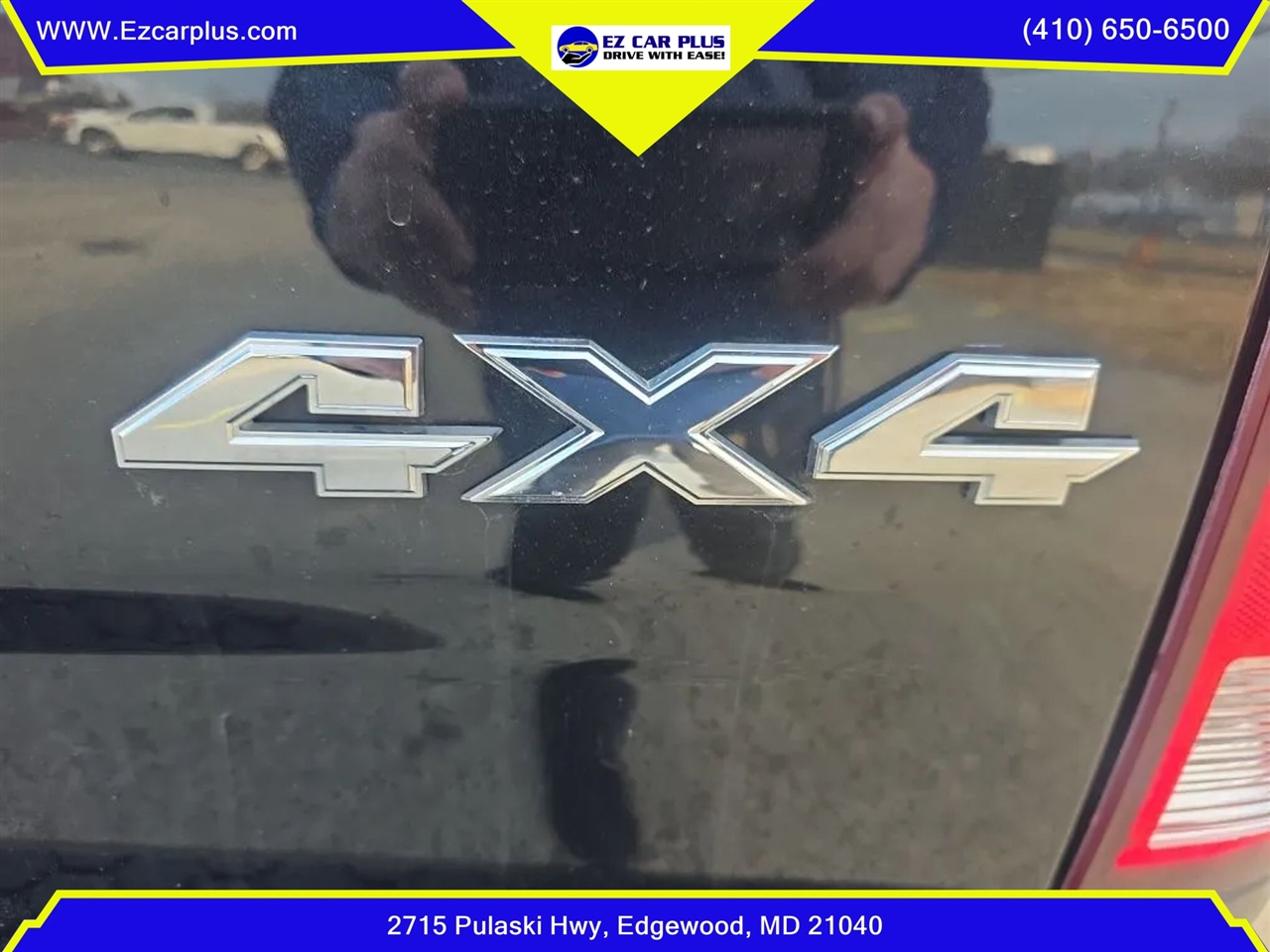 RAM 1500 Express 4x4 Quad Cab 6'4" Box 2017