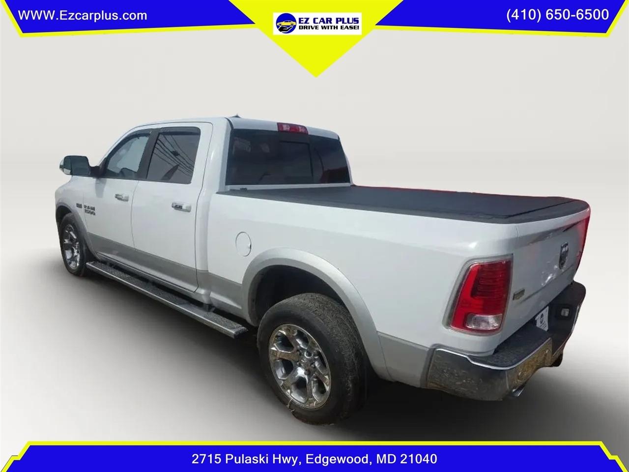 RAM 1500 4WD Crew Cab 149" Laramie 2015