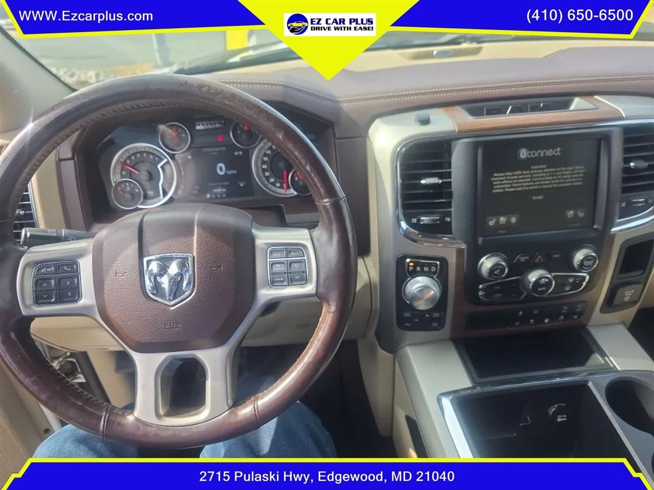 RAM 1500 4WD Crew Cab 149" Laramie 2015