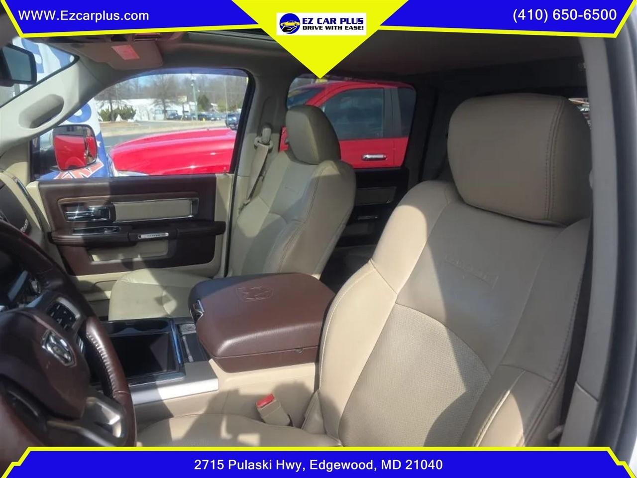 RAM 1500 4WD Crew Cab 149" Laramie 2015