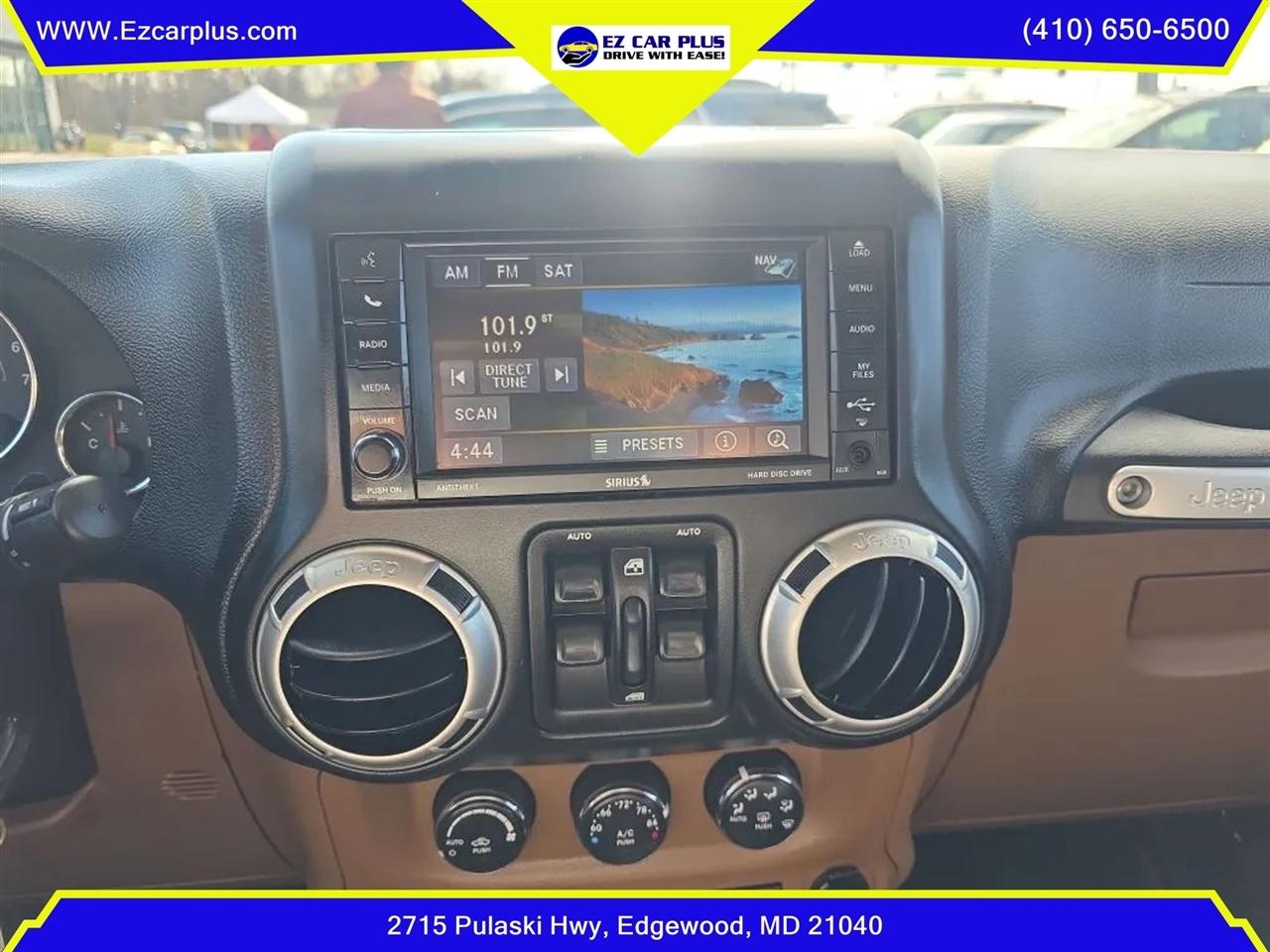 Jeep Wrangler Unlimited 4WD 4dr Sahara 2014