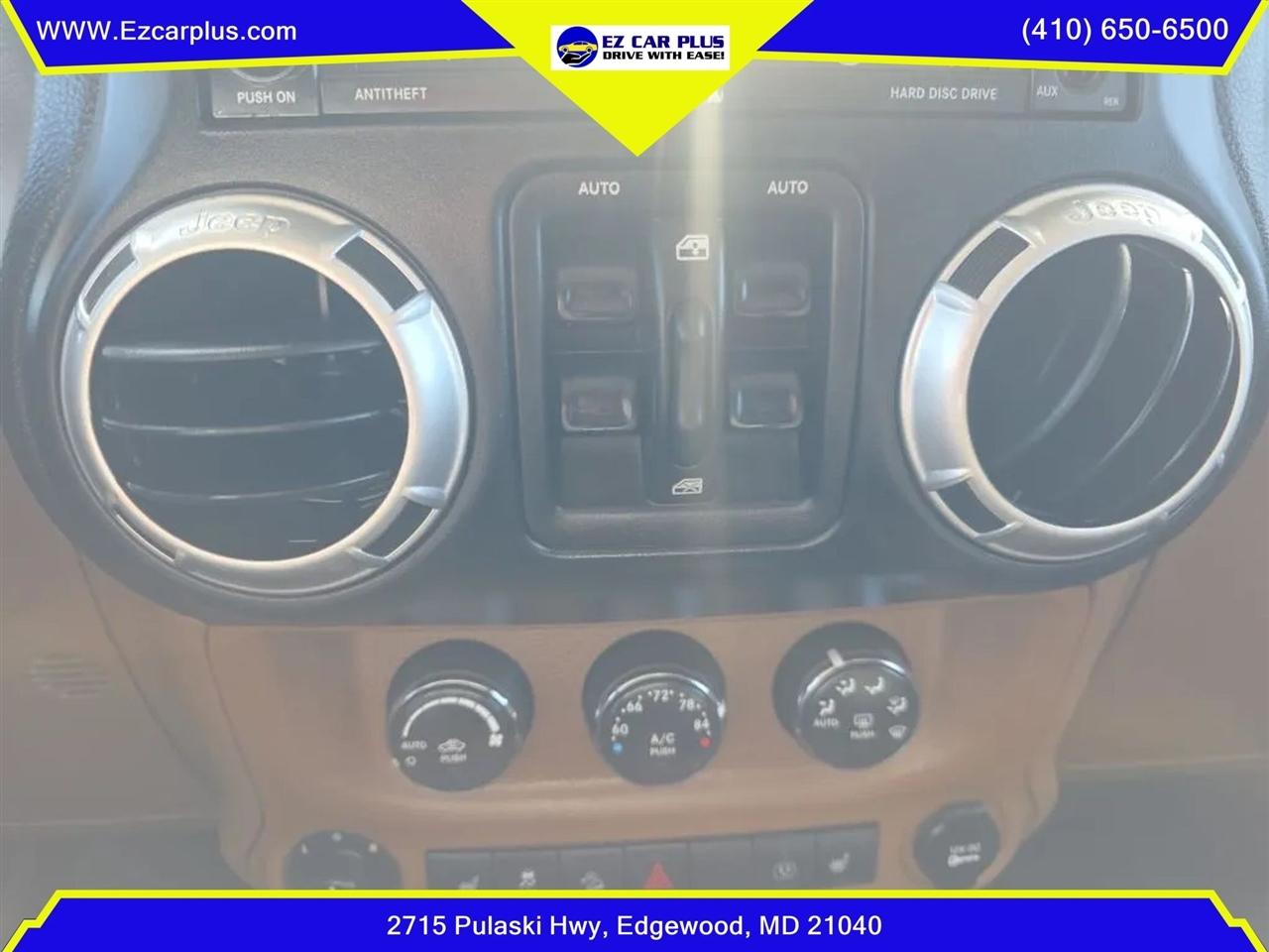 Jeep Wrangler Unlimited 4WD 4dr Sahara 2014