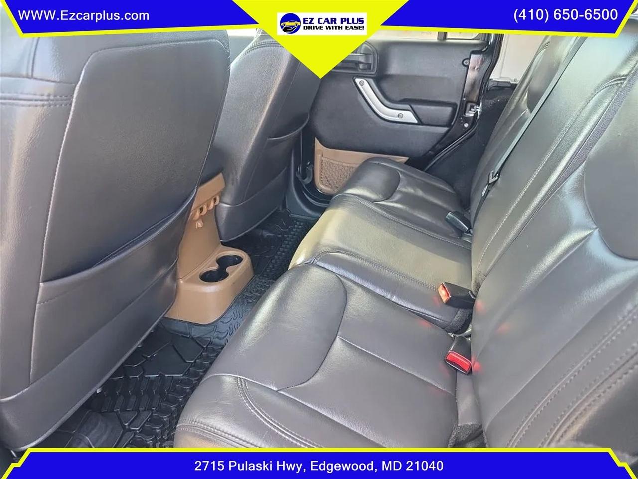 Jeep Wrangler Unlimited 4WD 4dr Sahara 2014