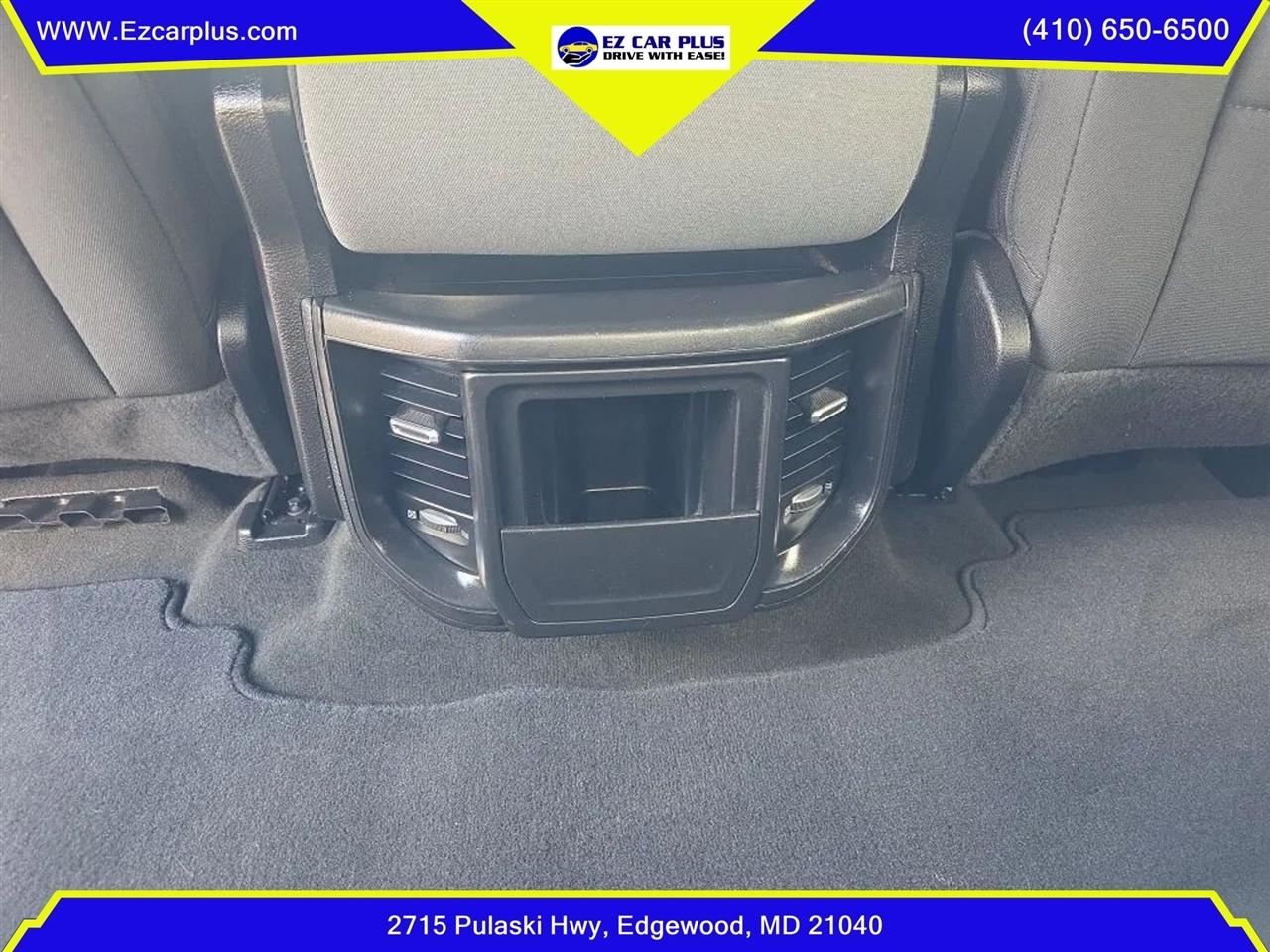 RAM 1500 Big Horn 4x2 Crew Cab 5'7" Box 2021