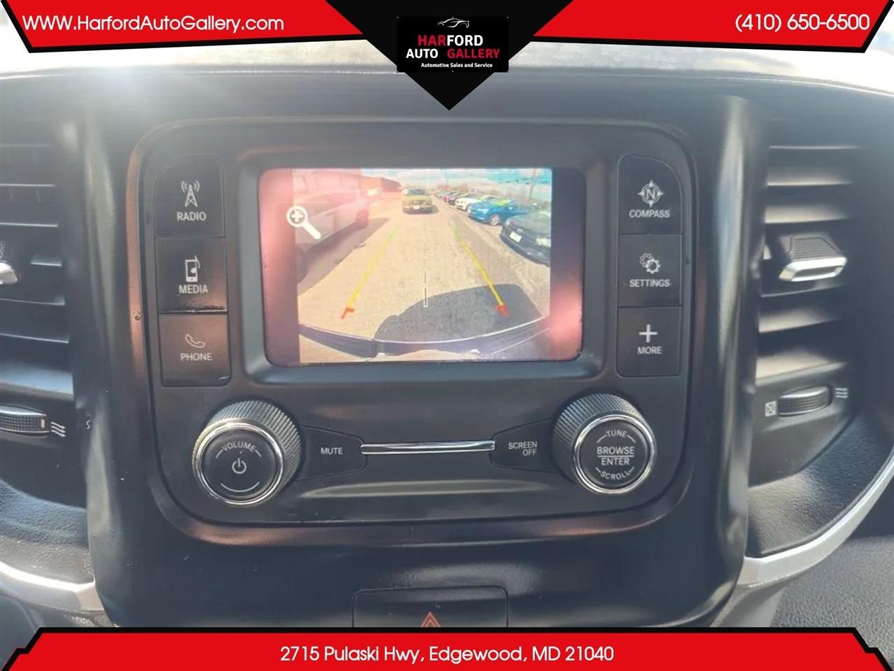 RAM 1500 Big Horn 4x2 Crew Cab 5'7" Box 2021