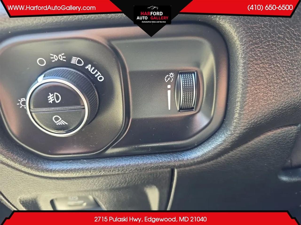 RAM 1500 Big Horn 4x2 Crew Cab 5'7" Box 2021