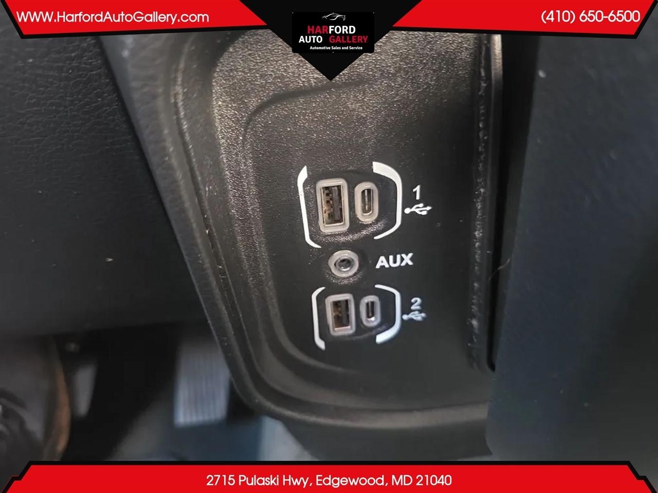 RAM 1500 Big Horn 4x2 Crew Cab 5'7" Box 2021