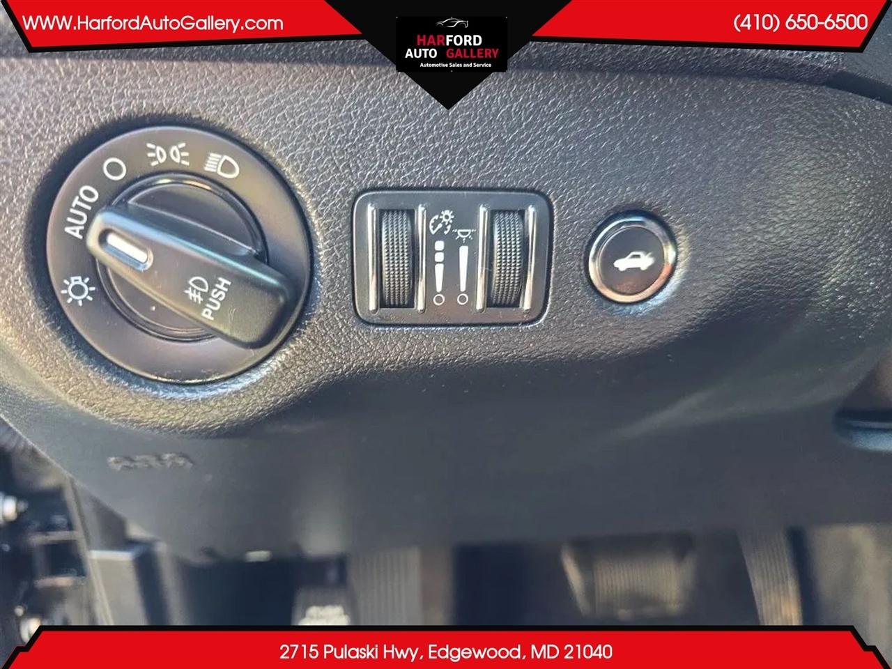 Dodge Charger 4dr Sdn SXT 100th Anniversary RWD *Ltd Avail* 2014
