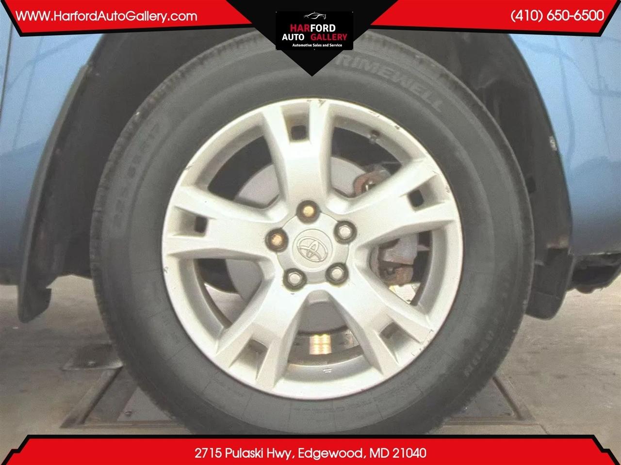 Toyota RAV4 4WD 4dr V6 5-Spd AT (Natl) 2011