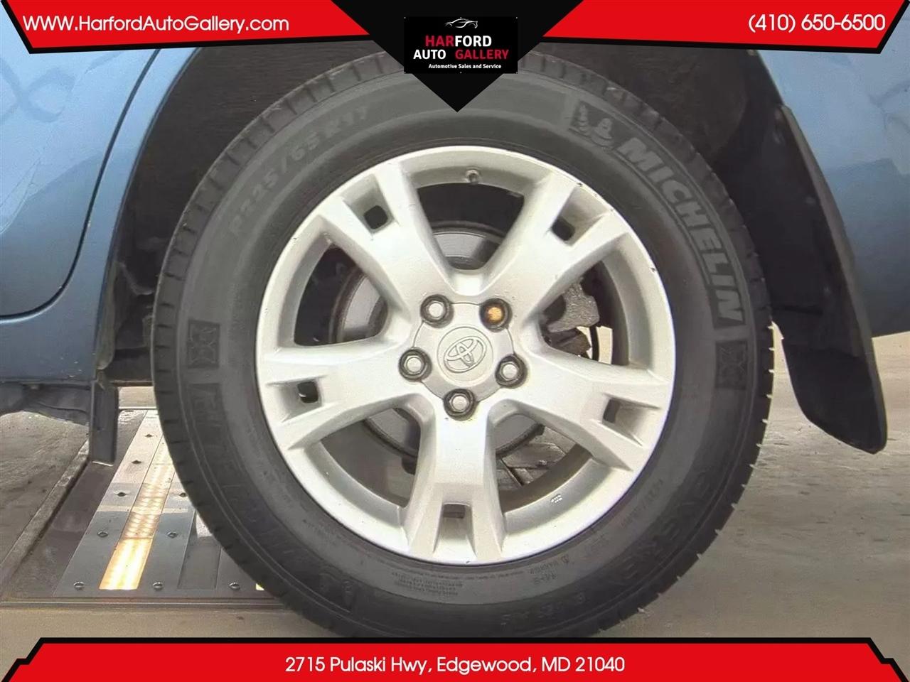 Toyota RAV4 4WD 4dr V6 5-Spd AT (Natl) 2011