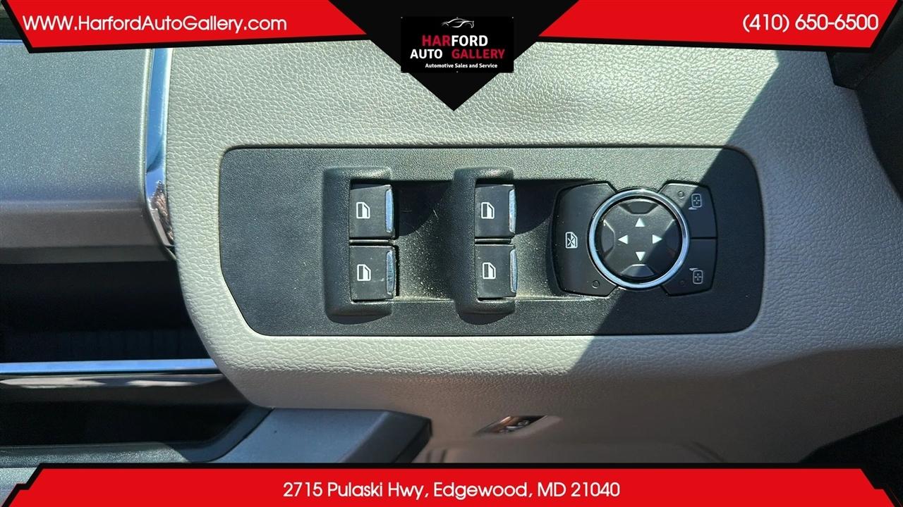 Ford F-150 4WD SuperCab 163" Lariat w/HD Payload Pkg 2015