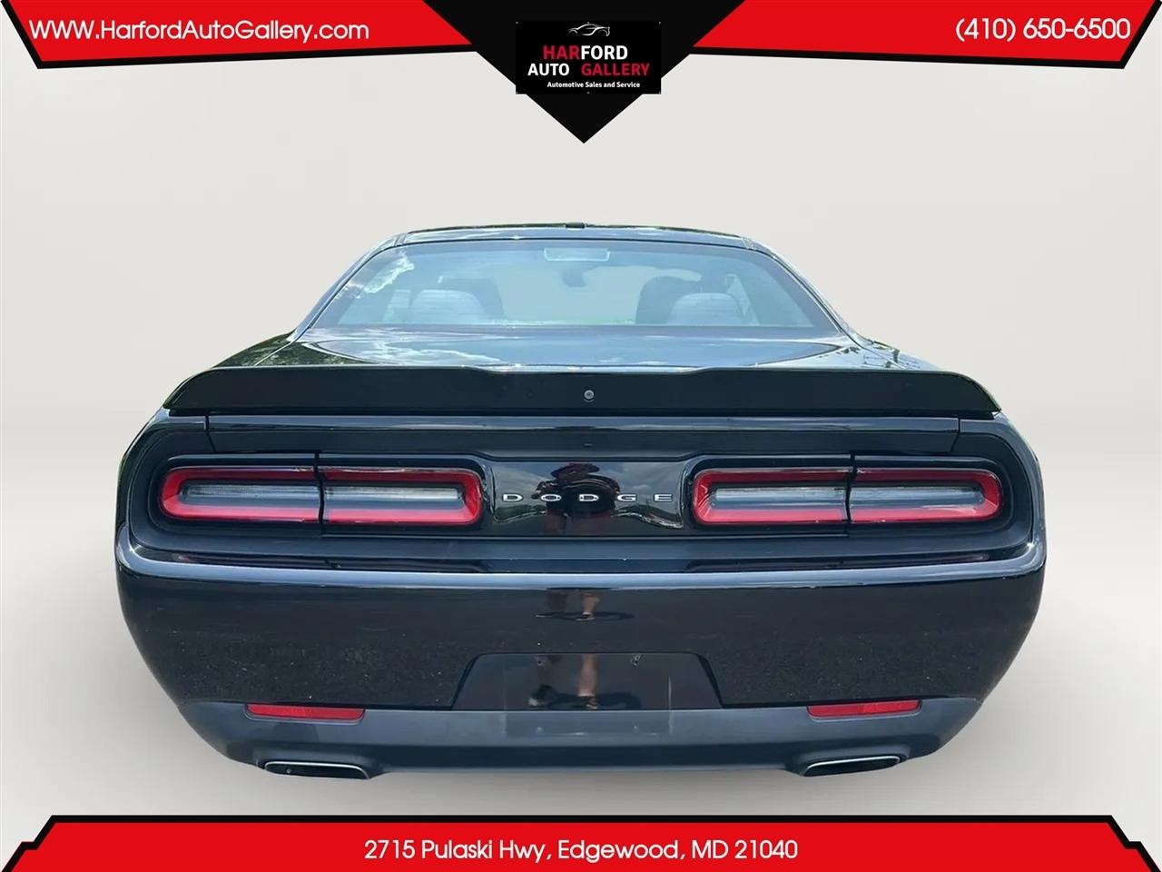 Dodge Challenger SXT RWD 2018