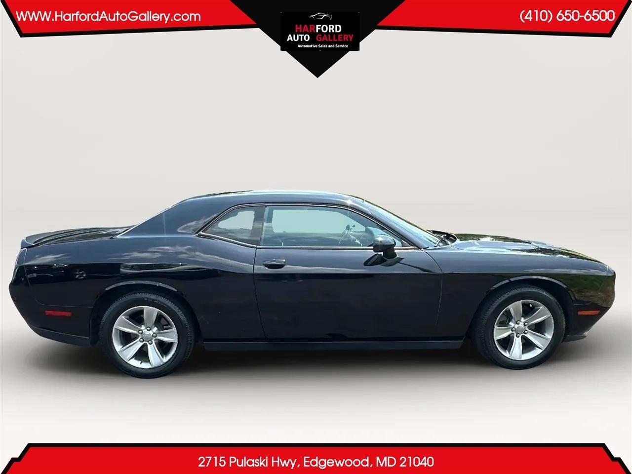 Dodge Challenger SXT RWD 2018