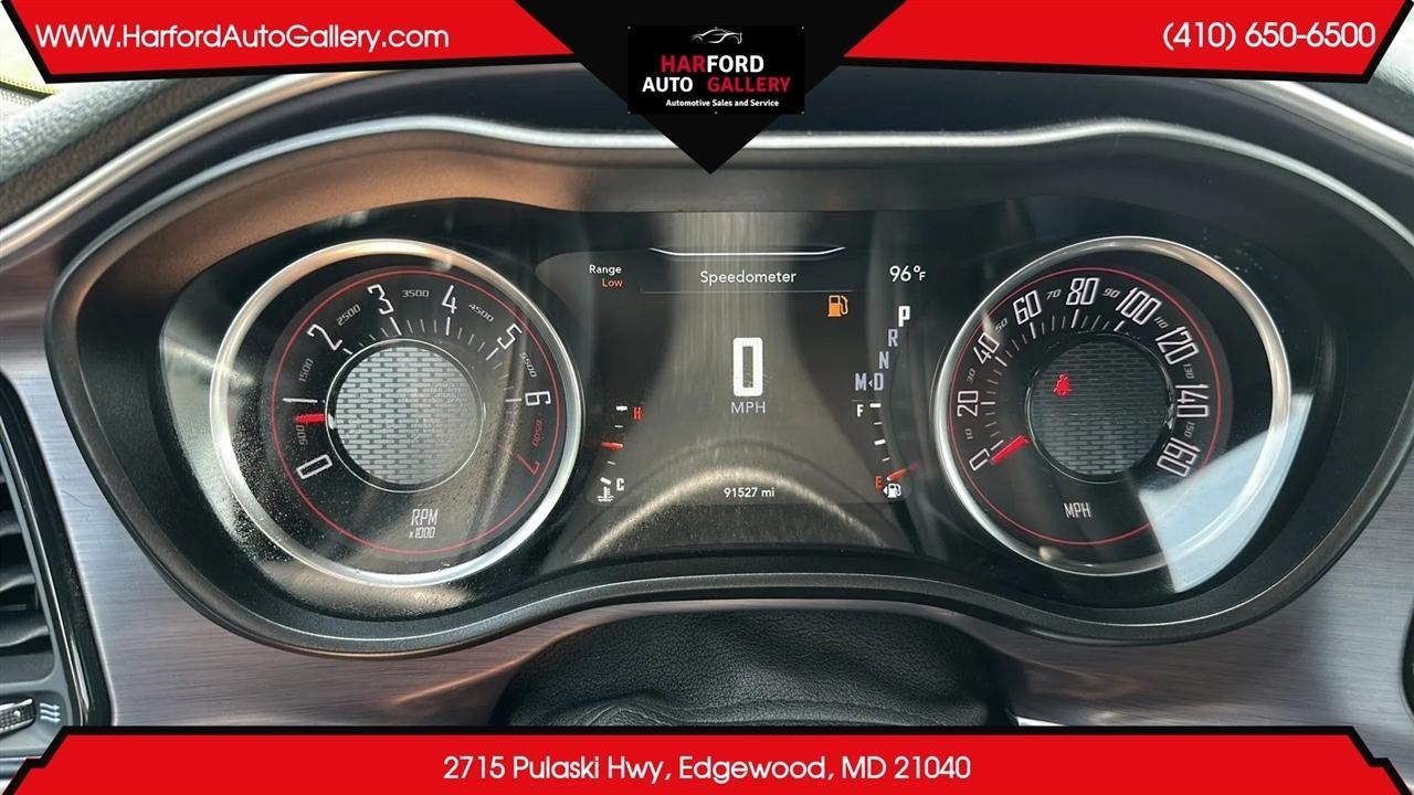 Dodge Challenger SXT RWD 2018