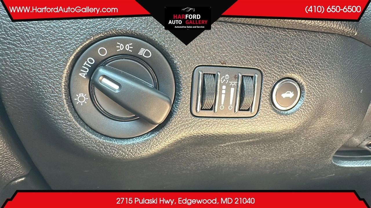 Dodge Challenger SXT RWD 2018