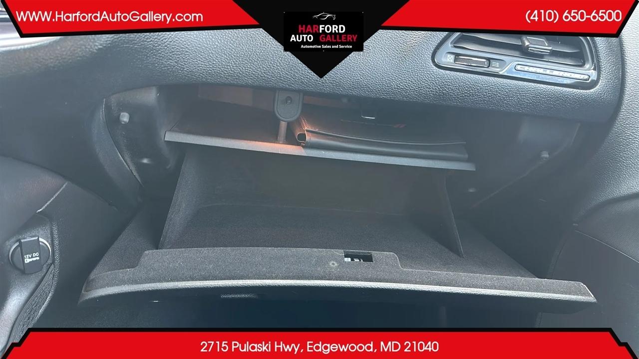 Dodge Challenger SXT RWD 2018