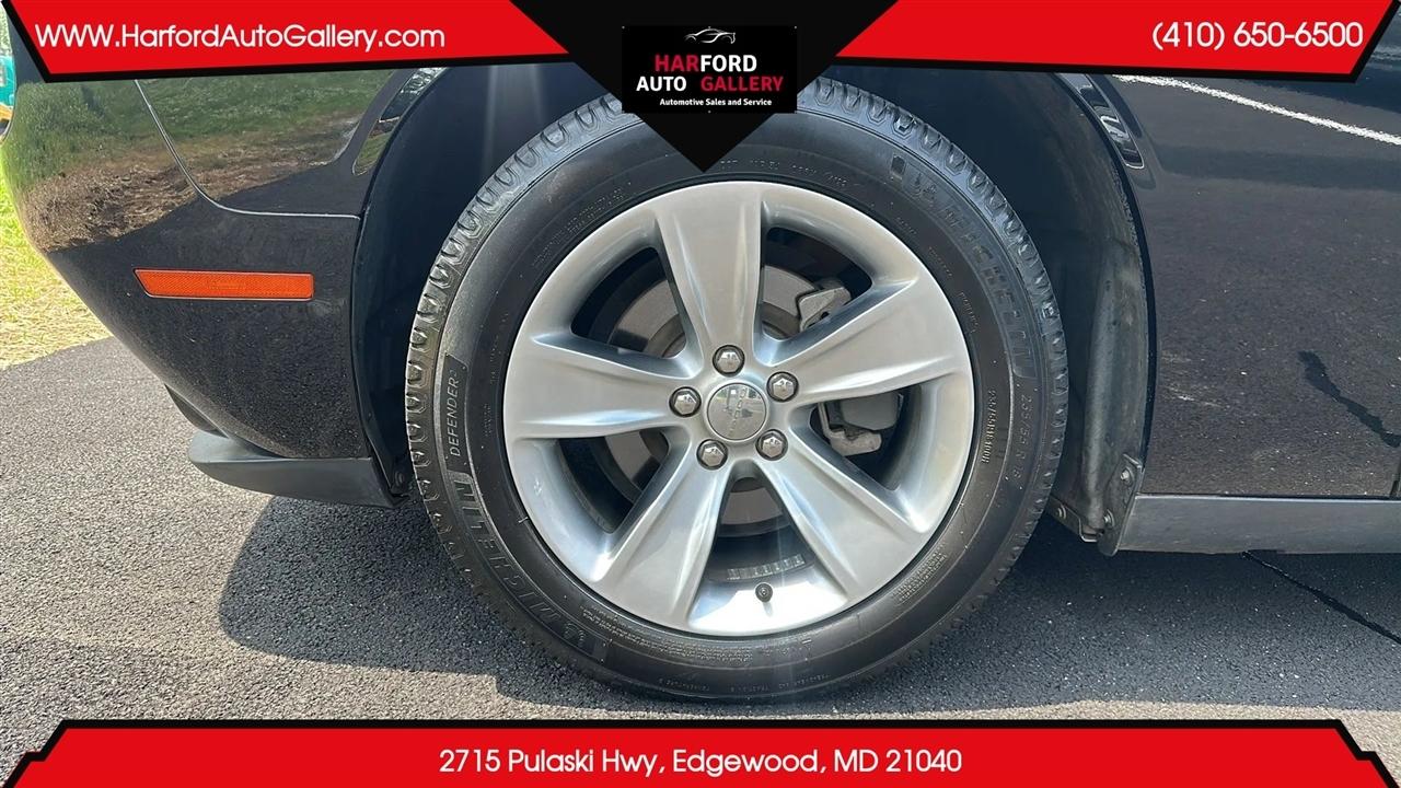 Dodge Challenger SXT RWD 2018
