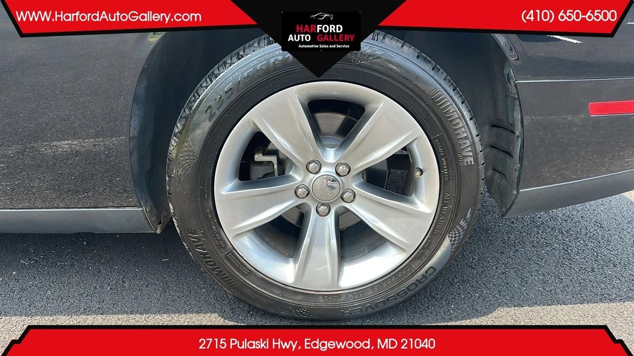Dodge Challenger SXT RWD 2018