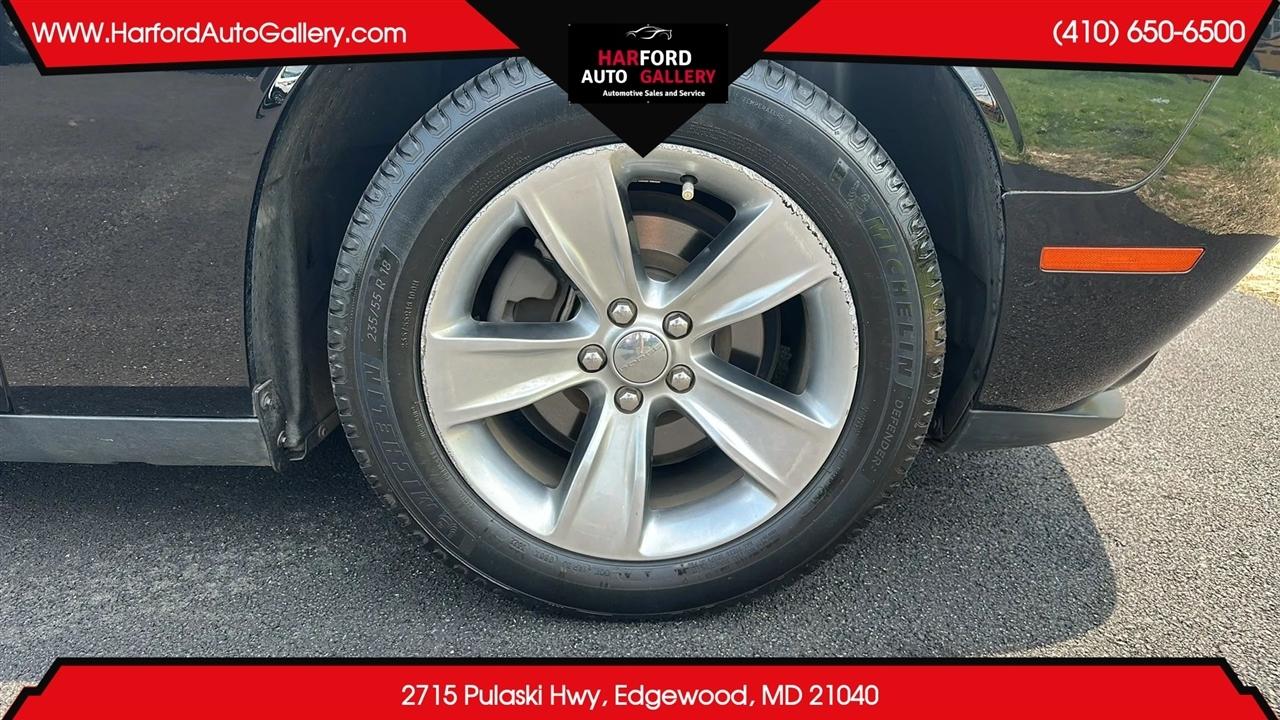 Dodge Challenger SXT RWD 2018