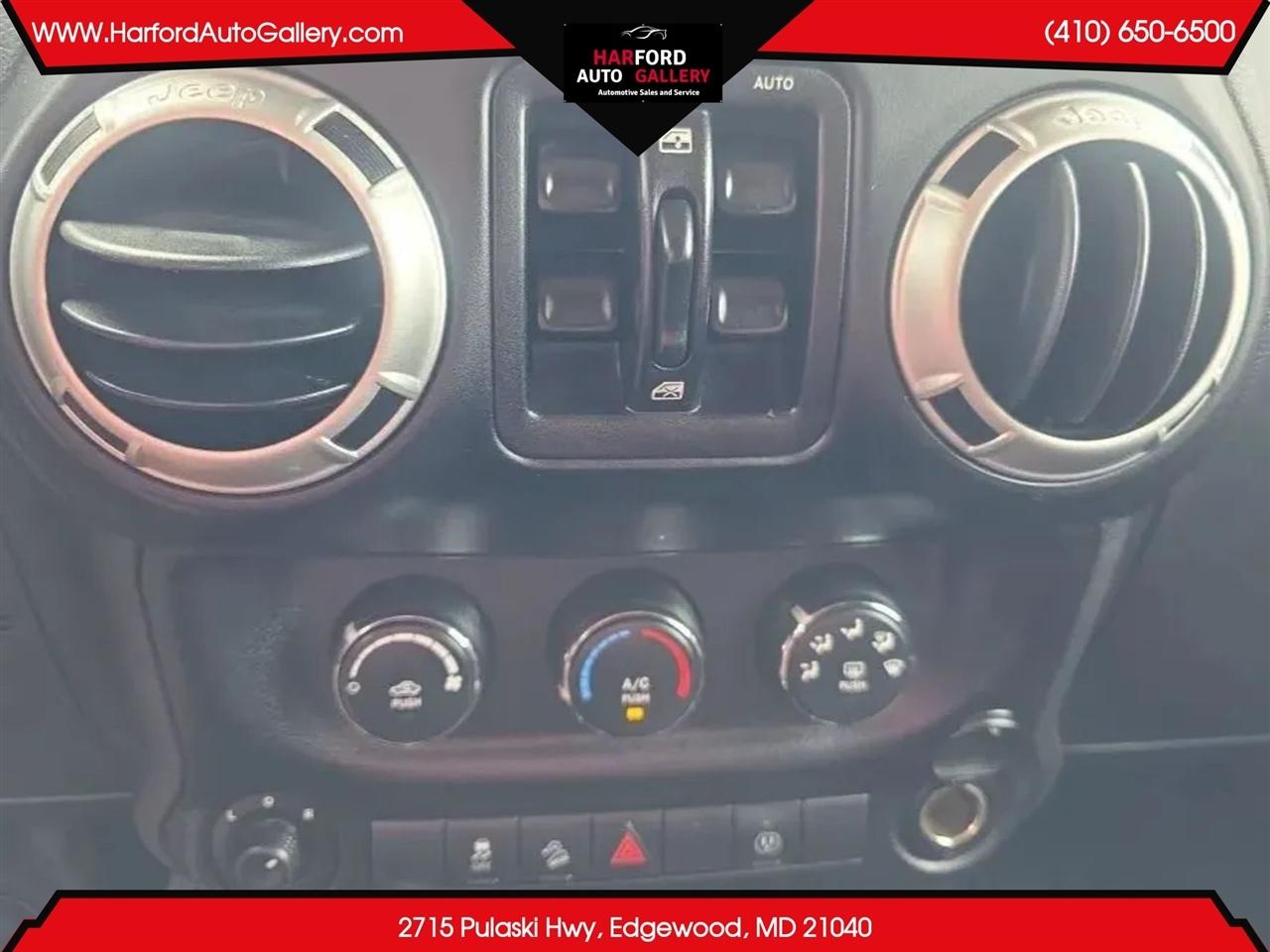 Jeep Wrangler Unlimited 4WD 4dr Sahara 2014