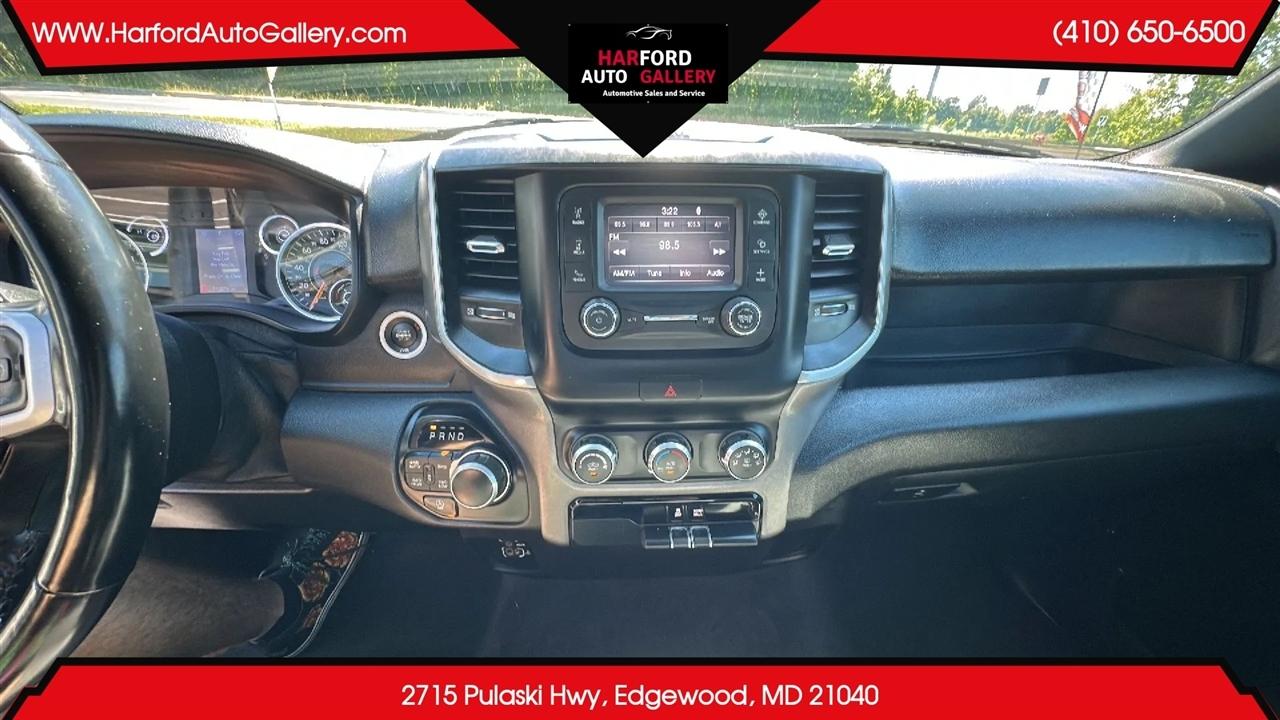 RAM 1500 Big Horn 4x4 Crew Cab 5'7" Box 2021