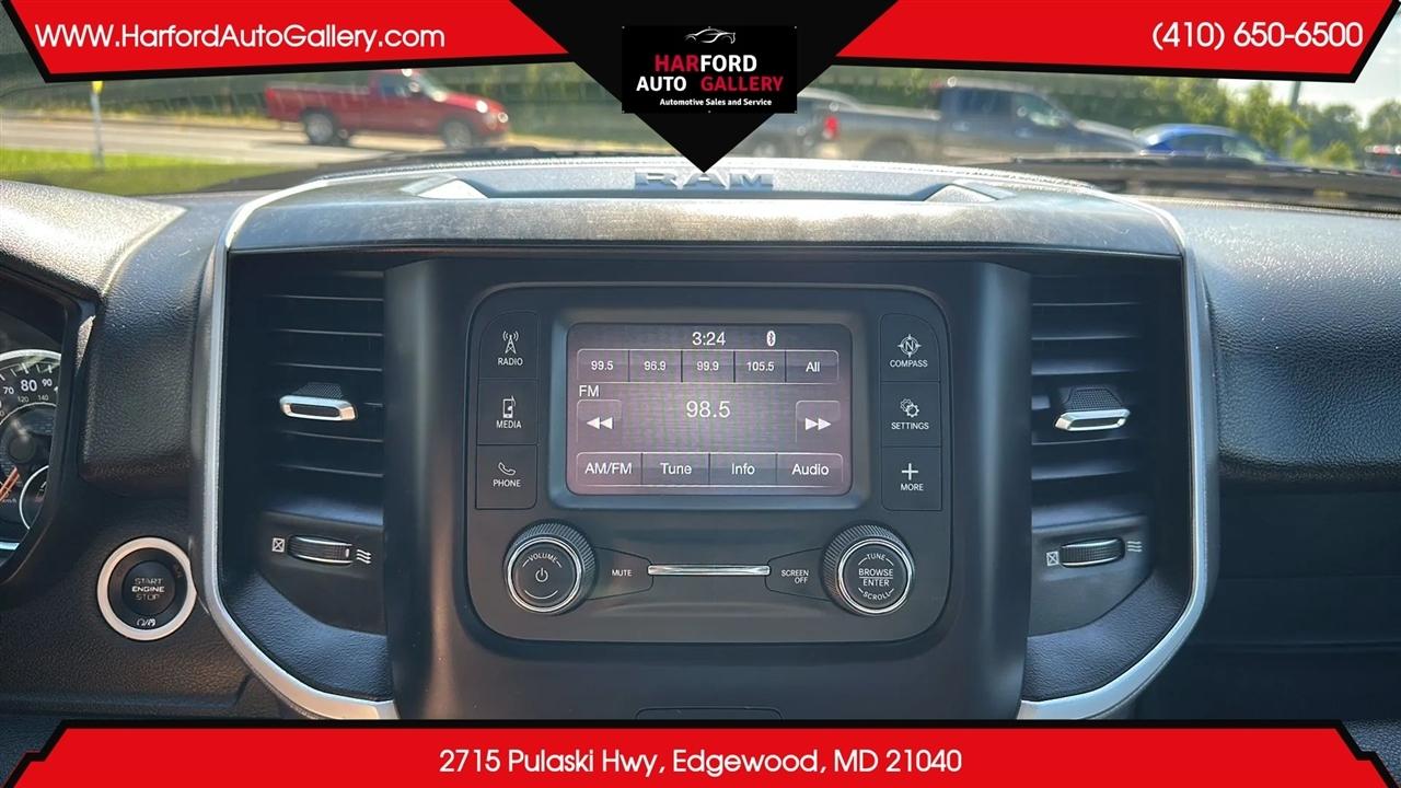 RAM 1500 Big Horn 4x4 Crew Cab 5'7" Box 2021
